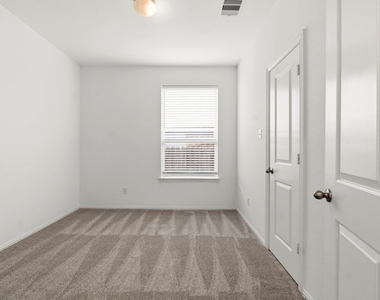 141 Emory Birch Drive - Photo Thumbnail 5