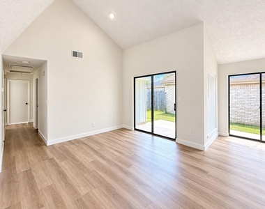 2226 Sunset Trail - Photo Thumbnail 3