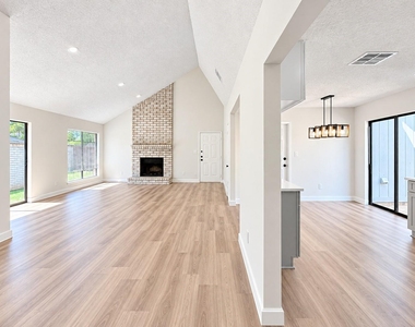 2226 Sunset Trail - Photo Thumbnail 6