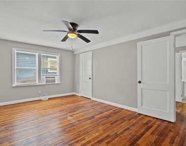 4020 Avenue O 1/2 - Photo Thumbnail 3
