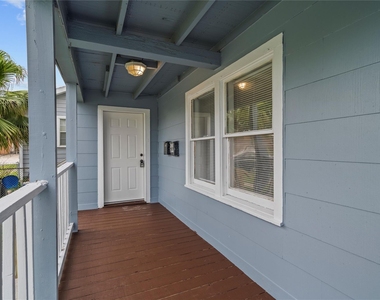 4020 Avenue O 1/2 - Photo Thumbnail 1