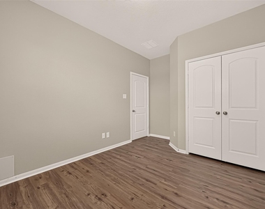 18590 Legend Oaks Drive - Photo Thumbnail 23