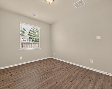 18590 Legend Oaks Drive - Photo Thumbnail 29