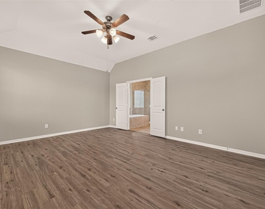18590 Legend Oaks Drive - Photo Thumbnail 32