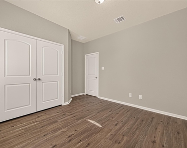 18590 Legend Oaks Drive - Photo Thumbnail 26