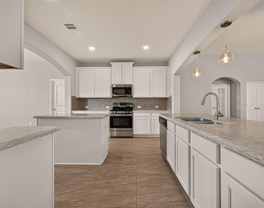 18590 Legend Oaks Drive - Photo Thumbnail 20