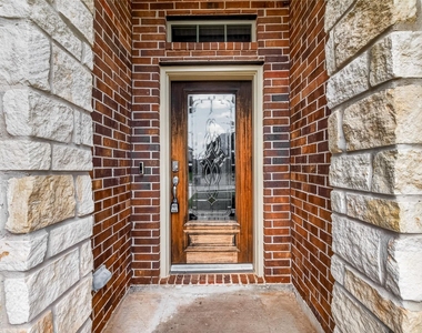 18590 Legend Oaks Drive - Photo Thumbnail 4