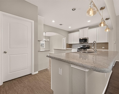 18590 Legend Oaks Drive - Photo Thumbnail 19