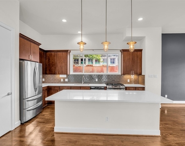 1513 Spring Street - Photo Thumbnail 6