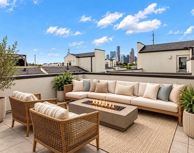 1513 Spring Street - Photo Thumbnail 3