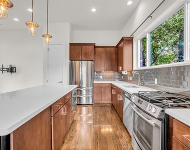 1513 Spring Street - Photo Thumbnail 7
