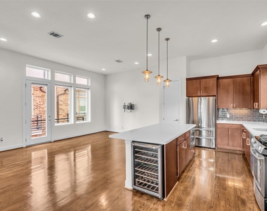 1513 Spring Street - Photo Thumbnail 10