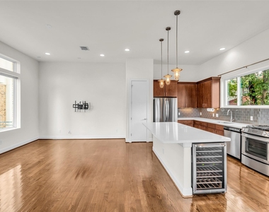 1513 Spring Street - Photo Thumbnail 8