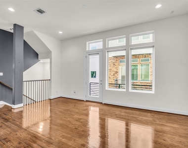 1513 Spring Street - Photo Thumbnail 12