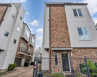 1513 Spring Street - Photo Thumbnail 2