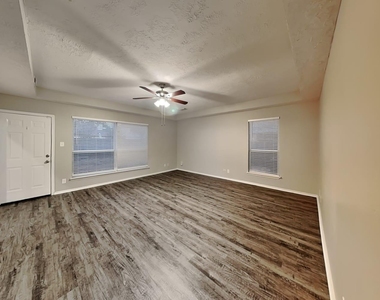 17603 Chatham Way Drive - Photo Thumbnail 2