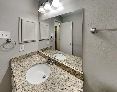 17603 Chatham Way Drive - Photo Thumbnail 14