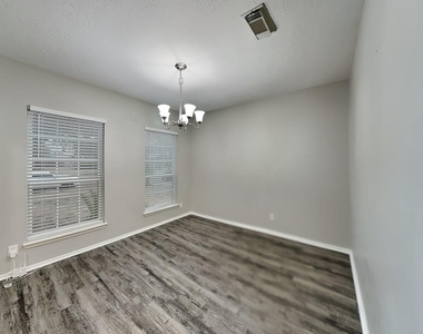 17603 Chatham Way Drive - Photo Thumbnail 3