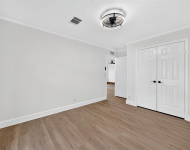 10130 Summerberry Lane - Photo Thumbnail 32