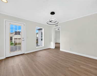 10130 Summerberry Lane - Photo Thumbnail 18