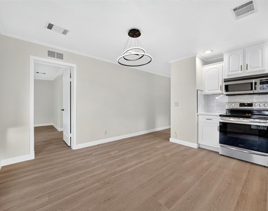 10130 Summerberry Lane - Photo Thumbnail 17