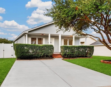 10130 Summerberry Lane - Photo Thumbnail 2