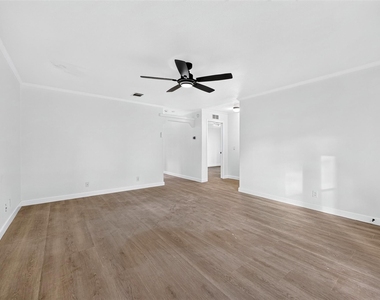 10130 Summerberry Lane - Photo Thumbnail 9