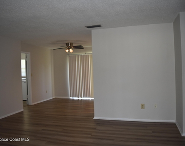 987 Burn Drive Ne - Photo Thumbnail 3