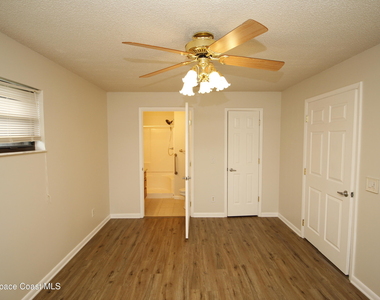 1010 Venetian Drive - Photo Thumbnail 3