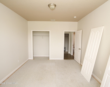 1010 Venetian Drive - Photo Thumbnail 11
