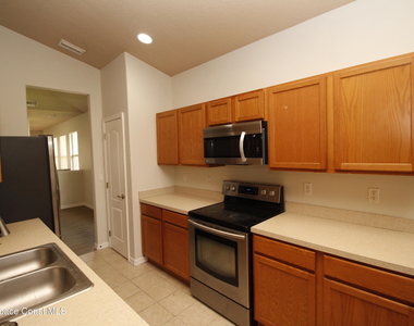 1010 Venetian Drive - Photo Thumbnail 6