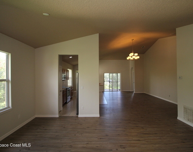 1010 Venetian Drive - Photo Thumbnail 12