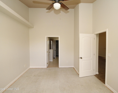 1010 Venetian Drive - Photo Thumbnail 8