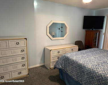 706 Beach Park Lane - Photo Thumbnail 9