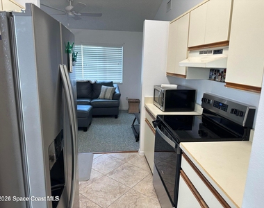 706 Beach Park Lane - Photo Thumbnail 4