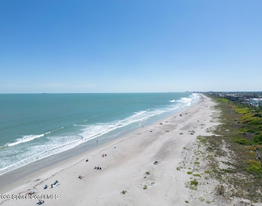 706 Beach Park Lane - Photo Thumbnail 17
