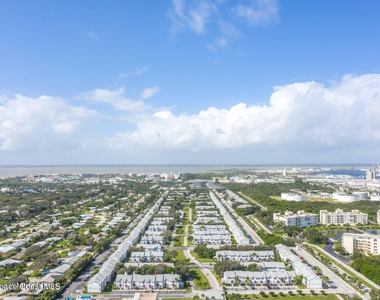 706 Beach Park Lane - Photo Thumbnail 19