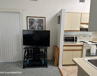 706 Beach Park Lane - Photo Thumbnail 2