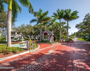 706 Beach Park Lane - Photo Thumbnail 5