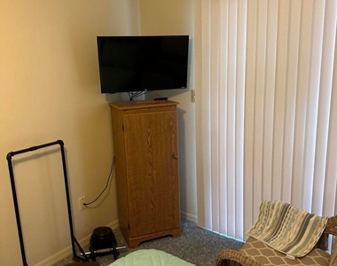 706 Beach Park Lane - Photo Thumbnail 13