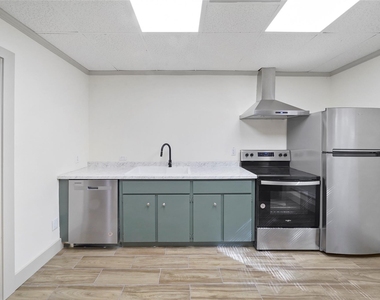 3010 Winding Way - Photo Thumbnail 6