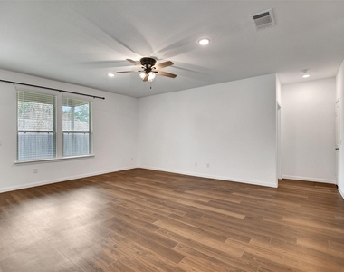 315 Appaloosa Drive - Photo Thumbnail 7