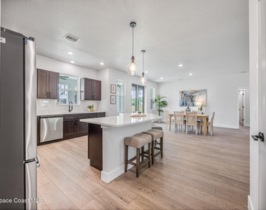 731 Banyan Street Sw - Photo Thumbnail 12