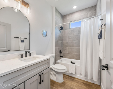 731 Banyan Street Sw - Photo Thumbnail 4