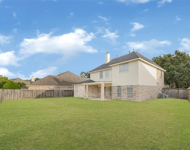 7314 Wooded Lake Lane - Photo Thumbnail 38