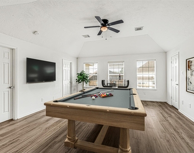 7314 Wooded Lake Lane - Photo Thumbnail 4