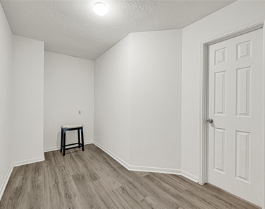7314 Wooded Lake Lane - Photo Thumbnail 35