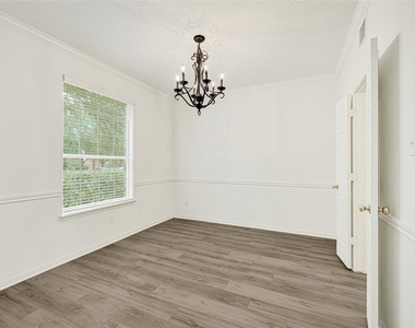 7314 Wooded Lake Lane - Photo Thumbnail 8