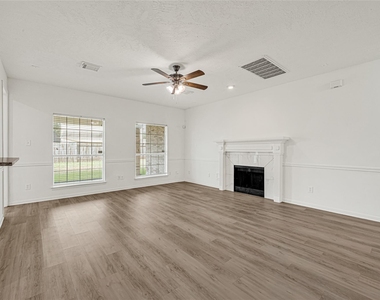 7314 Wooded Lake Lane - Photo Thumbnail 13
