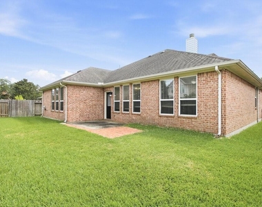 2716 Alessandria Lane - Photo Thumbnail 14